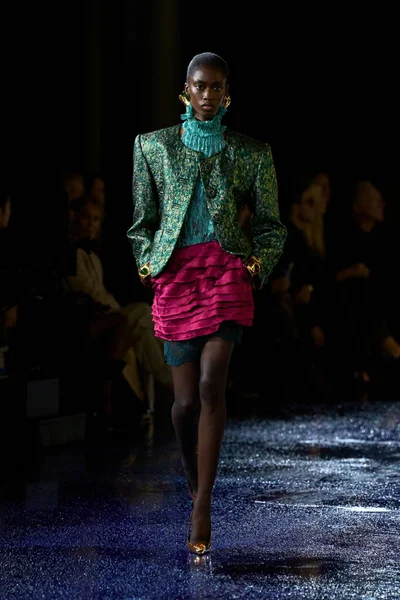Look 37